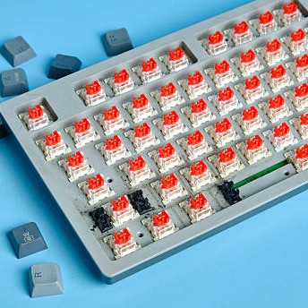 Panduan Aman Modifikasi Keyboard Mekanik untuk Pemula