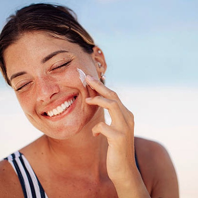 Alasan Penting Mengapa Wajib Pakai Sunscreen Setiap Hari