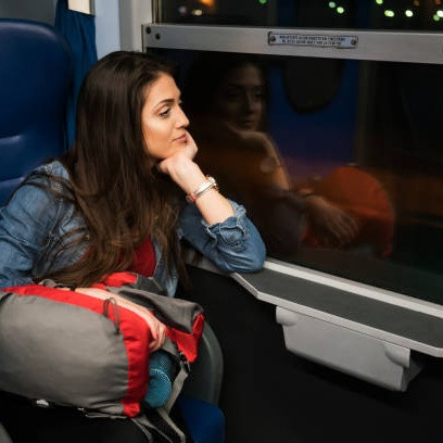 Barang-barang yang Wajib Ada Saat Kamu Pulang Kampung Pakai Kereta Malam