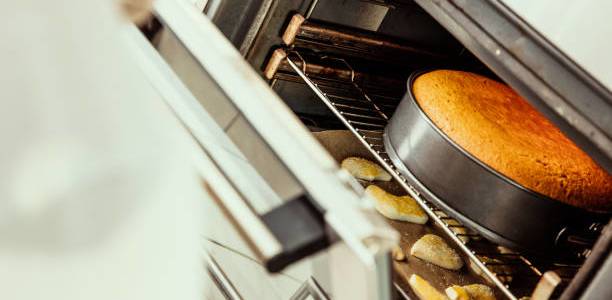 Tips Pakai Oven Supaya Hasil Kue Lebaran Matang Merata dan Anti Gosong