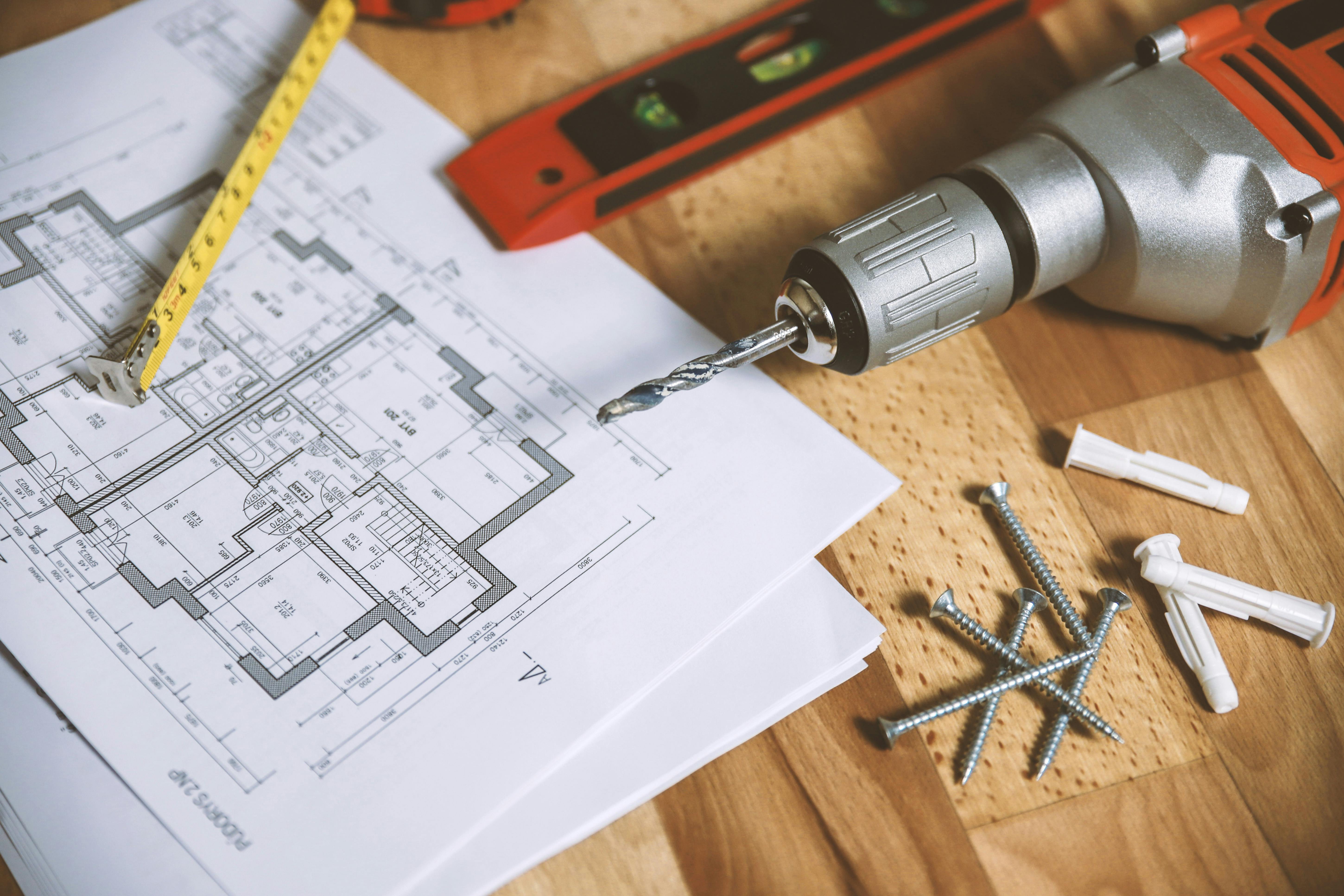 Panduan Membeli Alat Perkakas untuk Proyek Furnitur Pemula