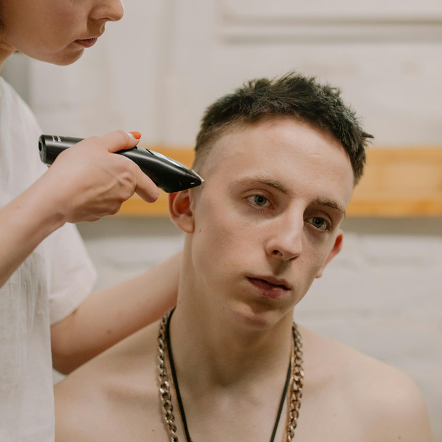 5 Kesalahan Memakai Alat Cukur Elektrik yang Bikin Kulit Iritasi