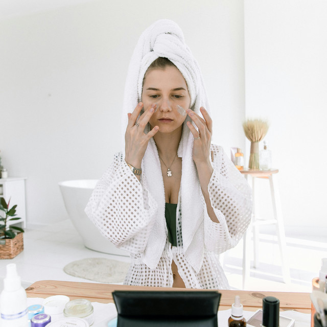 Rekomendasi Skin Care dan Tips Deep Cleansing untuk Kulit Glowing