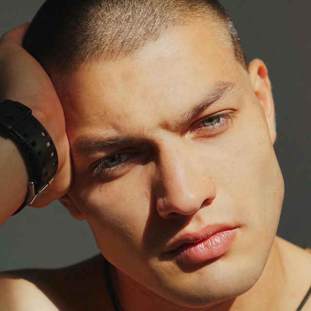 Tips Potong Gaya Rambut DIY Buzz Cut Sendiri di Rumah yang Rapi