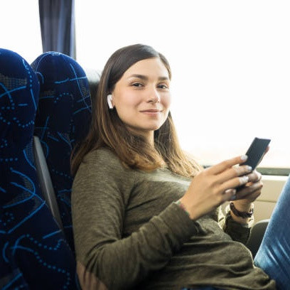 Kenapa AC Bus dan Kereta Terasa Sangat Dingin? Ini Fakta dan Solusinya!