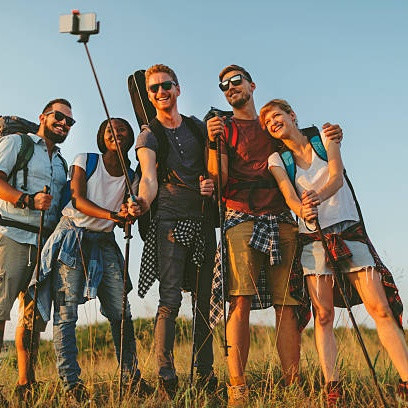 Tips Selfie Keren dan Rapi Pakai Selfie Stick