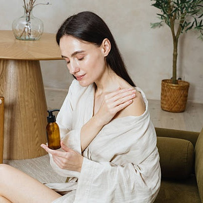 5 Jenis Minyak Alami yang Berkhasiat Untuk Kulit