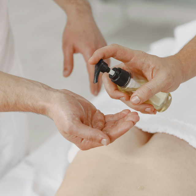 Ini Cara Pakai Body Oil agar Cepat Menyerap dan Tidak Lengket