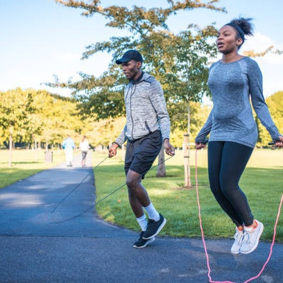 Apa Itu Skipping? Manfaat dan Cara Melakukannya dengan Benar