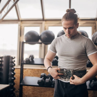 Cara Memilih Sabuk Gym yang Tepat untuk Angkat Beban