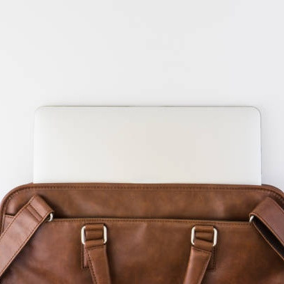 Tas Laptop Bikin Lecet di Laptop? Ini Penyebab dan Solusinya