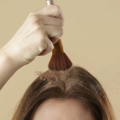 Tips Mengaplikasikan Hair Powder agar Hasil Styling Lebih Maksimal