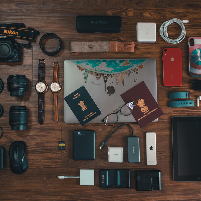 3 Rekomendasi Gadget Wajib agar Liburan Tenang Bebas Lowbat