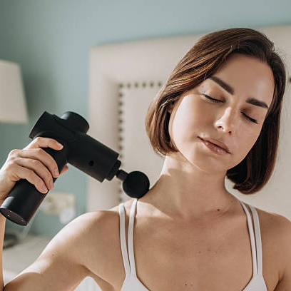 Cara Memakai Alat Pijat Elektrik untuk Meredakan Pegal