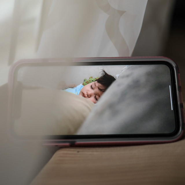 Mana yang Lebih Unggul Antara CCTV vs Baby Monitor untuk Keamanan Bayi?