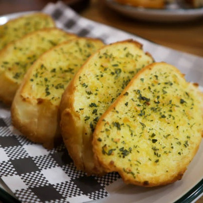 Garlic Bread Toast Praktis dan Lezat
