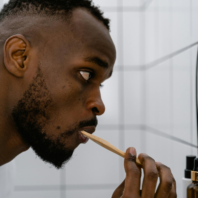 Cara Memilih Sikat Gigi yang Tepat untuk Pemilik Gigi Sensitif