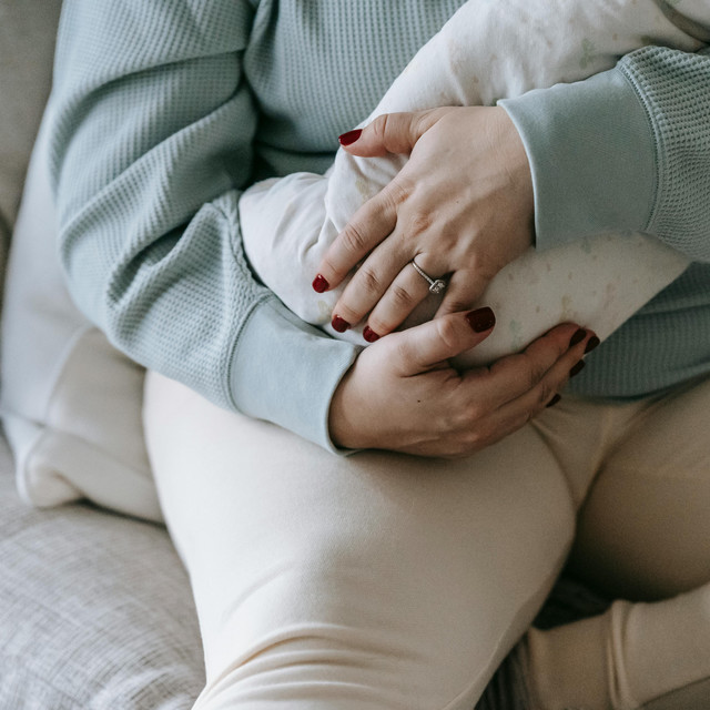 Panduan Memilih Pompa ASI Elektrik Terbaik untuk Ibu Bekerja