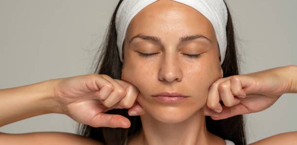 Cara Pijat Wajah Sendiri di Rumah untun Bantu Wajah Tampak Lebih Fresh