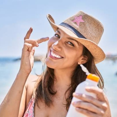 5 Cara Mengatasi Kulit Berminyak Saat Pakai Sunscreen