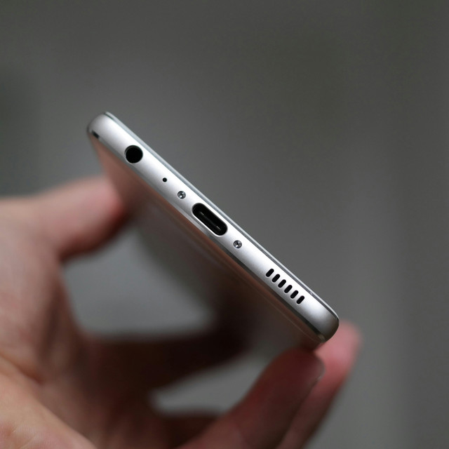 Cara Merawat Kabel Port Ponsel agar Pengisian Daya Tetap Stabil