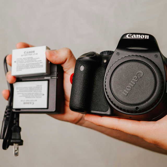 Cara Merawat Baterai Kamera Agar Awet dan Tahan Lama