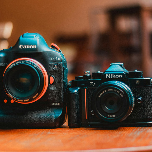 Kamera DSLR vs Mirrorless: Mana yang Lebih Cocok buat Kamu?