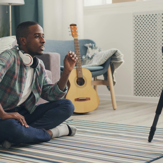 Tren Kamera Vlog 2026 dan Tips Memilihnya untuk Kreator