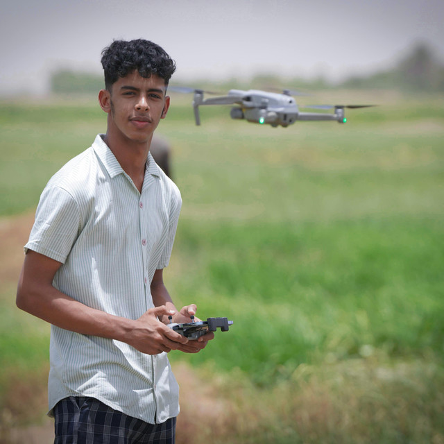 Cara Pilot Drone Pemula Terbang Aman dengan Sensor Penghindar Halangan