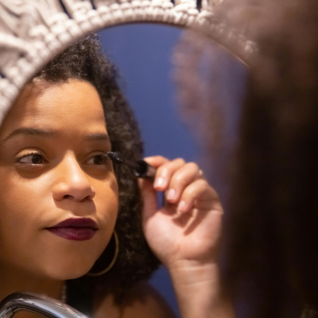 5 Kesalahan Memakai Maskara yang Bikin Mata Terlihat Lelah dan Cara Mengatasinya