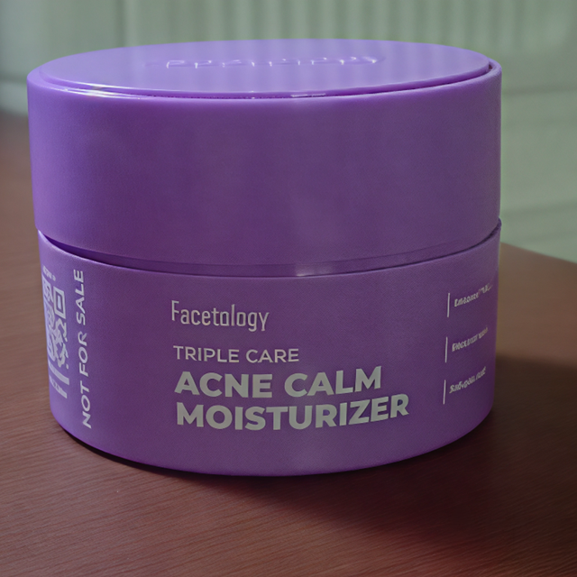Review Triple Care Acne Calm Moisturizer Facetology, Beneran Reda dalam 2 Minggu?