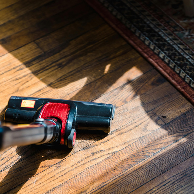 Tips Memilih Vacuum Cleaner Handheld atau Stick yang Paling Tepat
