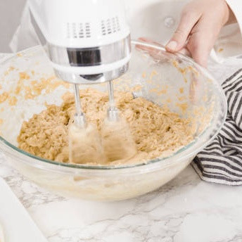 Tips Membersihkan Sela Hand Mixer yang Berkerak Agar Higienis Lagi