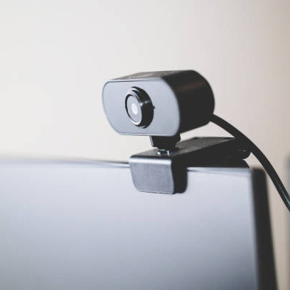 Trik Pakai Webcam Laptop untuk Meeting Online Lebih Profesional