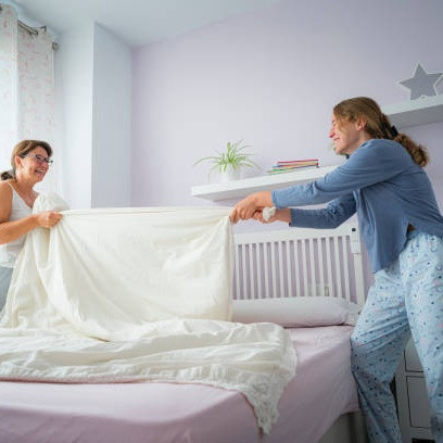 5 Trik Membersihkan Spring Bed Tanpa Ribet di Rumah