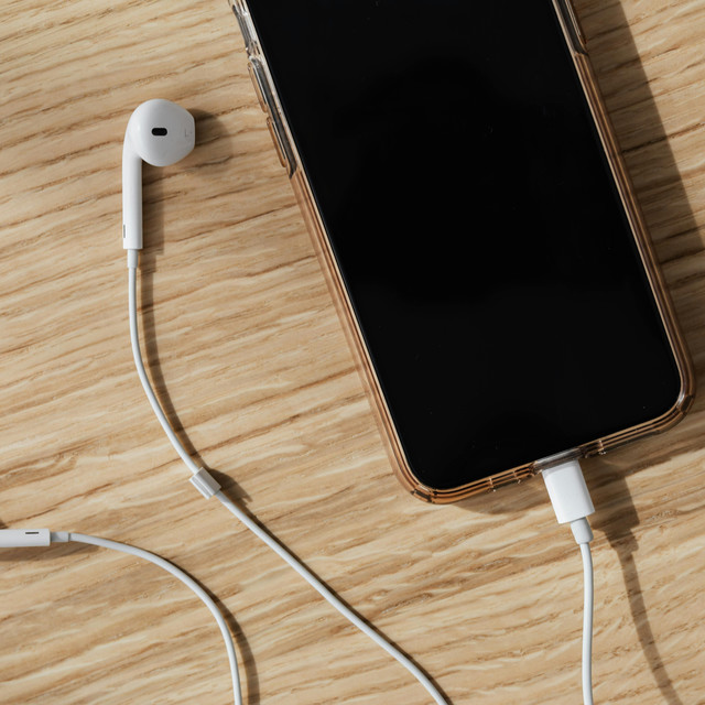 Alasan Teknis Earphone Kabel Selalu Punya Suara Lebih Baik dari TWS Termahal Sekalipun