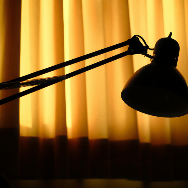 Strategi Pintar Hadapi Mati Lampu, Tips Aman Melindungi Elektronik Rumah