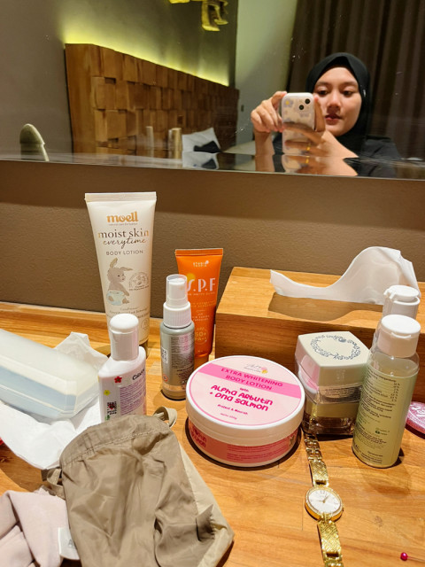 Moell Physical Sunscreen Anak 30gr Dengan SPF (50+) PA(++++) Sunscreen Baby Kids, Bumil Busui, Kulit Sensitif - Tahan Air & Keringat - Microbiome & Skin Barrier Technology Image1