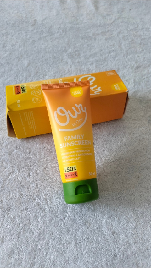 Our In One Family Sunscreen SPF50 PA++++ Barrier Expert Lembab - Glowing-Sensitif & Bayi Anak Dewasa Image1