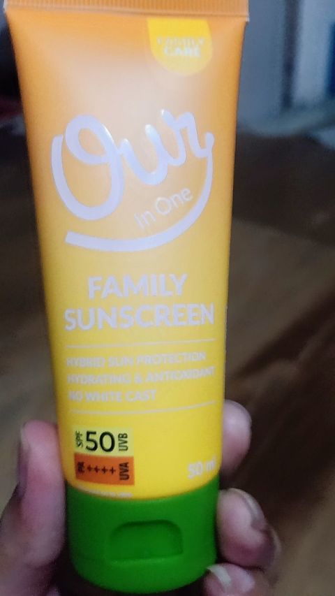 Our In One Family Sunscreen SPF50 PA++++ Barrier Expert Lembab - Glowing-Sensitif & Bayi Anak Dewasa Image2