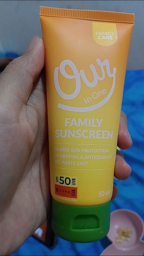 Our In One Family Sunscreen SPF50 PA++++ Barrier Expert Lembab - Glowing-Sensitif & Bayi Anak Dewasa Image6