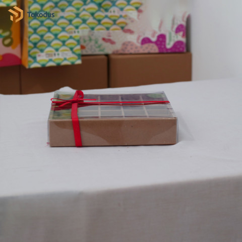(ISI 10 PCS)Kardus Nastar/Box Kue Kering/Dus Sekat 21 x 21 x 45 cm Dus Nastar/Box Coklat (Bisa Custom) - Tokodus Bandung Image4