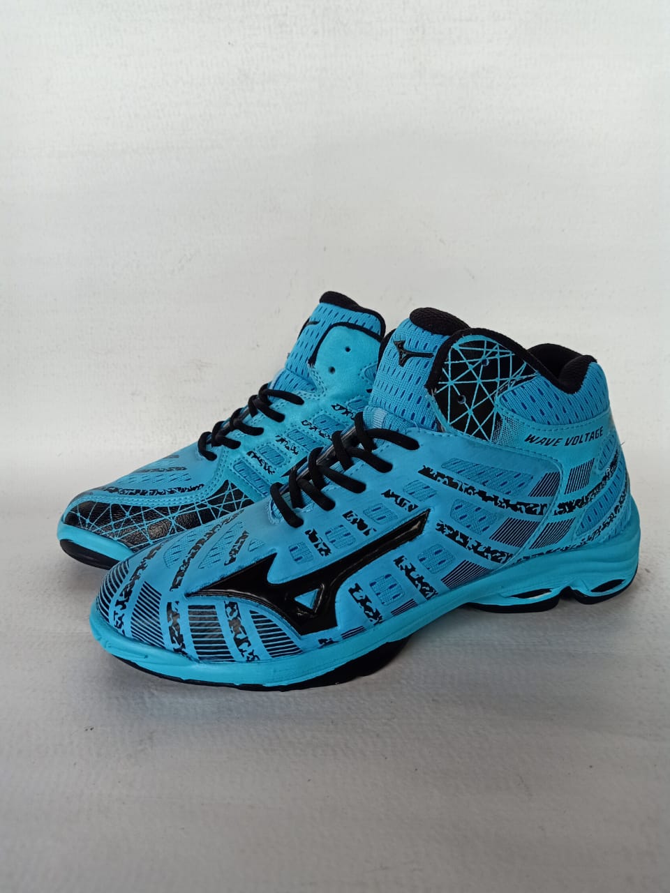sepatu volly mizuno wave Voltage terbaru/sepatu badminton pria/sepatu Olahraga pria/sepatu bulu tangkis pria/sepatu senam pria/sepatu voli ball/sepatu lari/sepatu joging