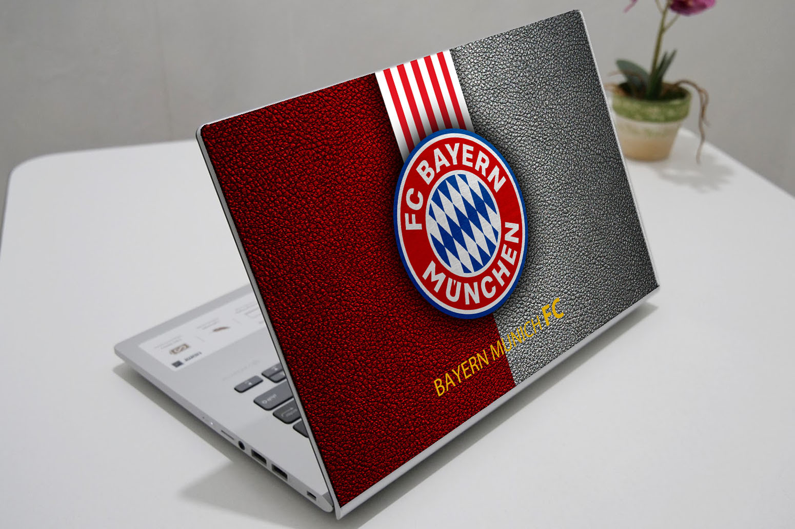 Garskin Laptop/Stiker Laptop Skin Cover Laptop Club Bola Merah German Kreativa - Shopindo id