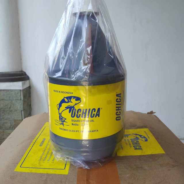 OCHICA minyak cumi atraktan 2 liter