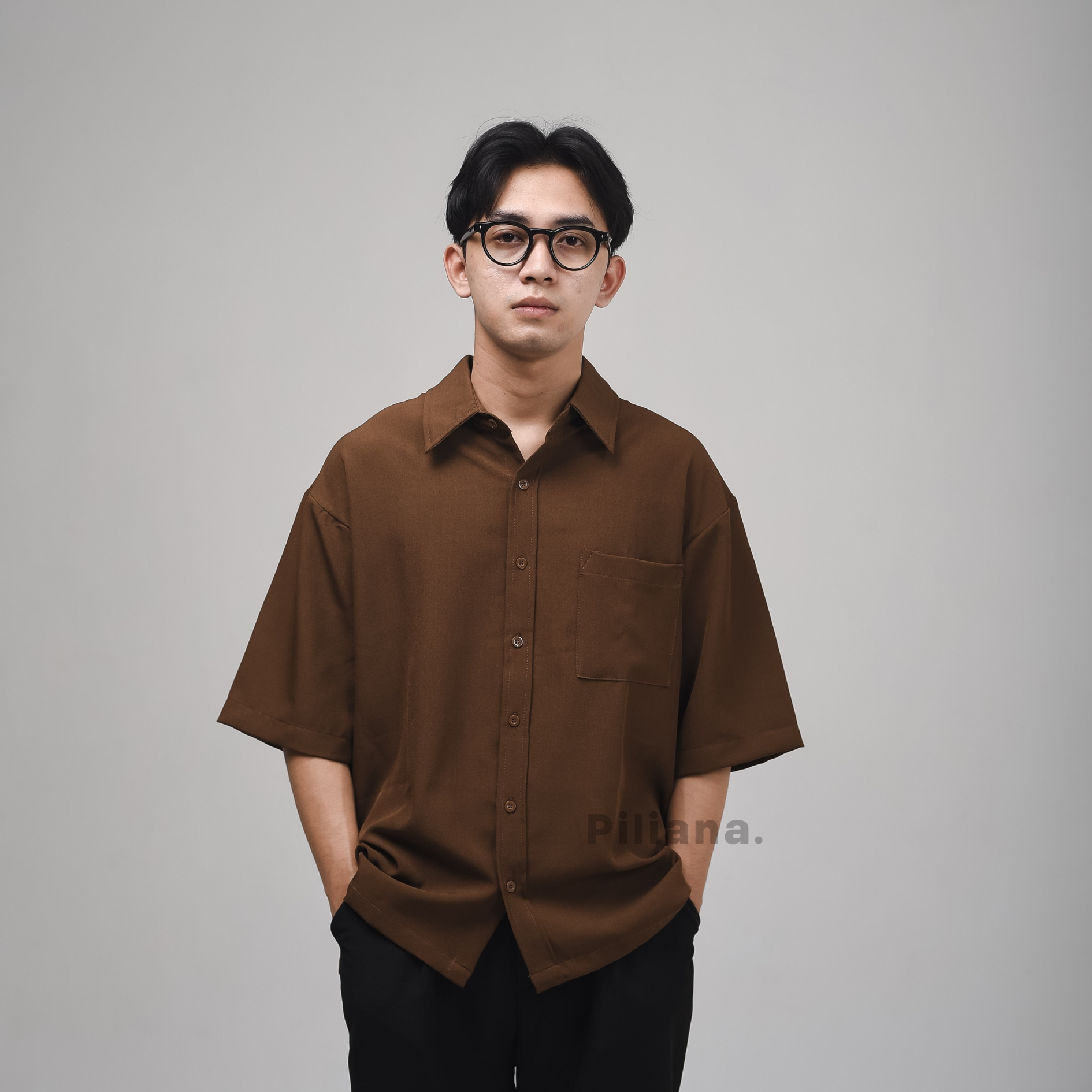 Piliana Kemeja Oversize Lengan Pendek Pria Black Kemeja Boxy Oversize