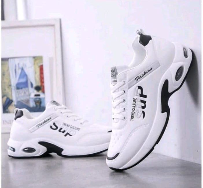 sepatu pria supfres olahraga sepatu pria keren dan real pic casual formal