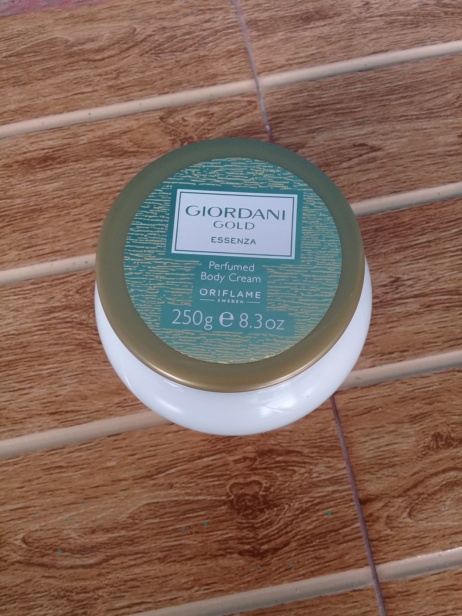 [BEST SELLER] GIORDANI GOLD ESSENZA perfumed body cream isi 250 ml