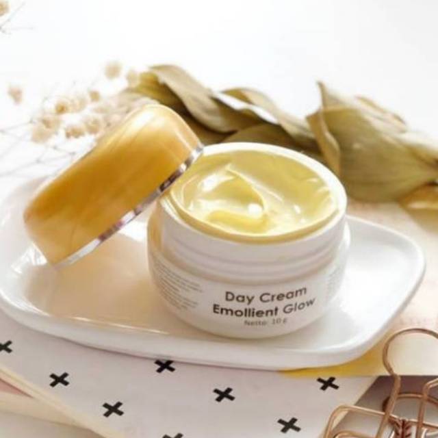 Day Cream Emollient Glow Rinna DazellaToko - AURELLIA BEAUTY STORE / Jawa-timur