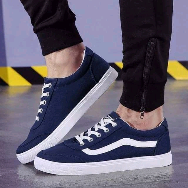 Sepatu Sneakers TALI/sepatu sneakrs/sepatu santai PS Pria  (BISA BAYAR DITEMPAT)